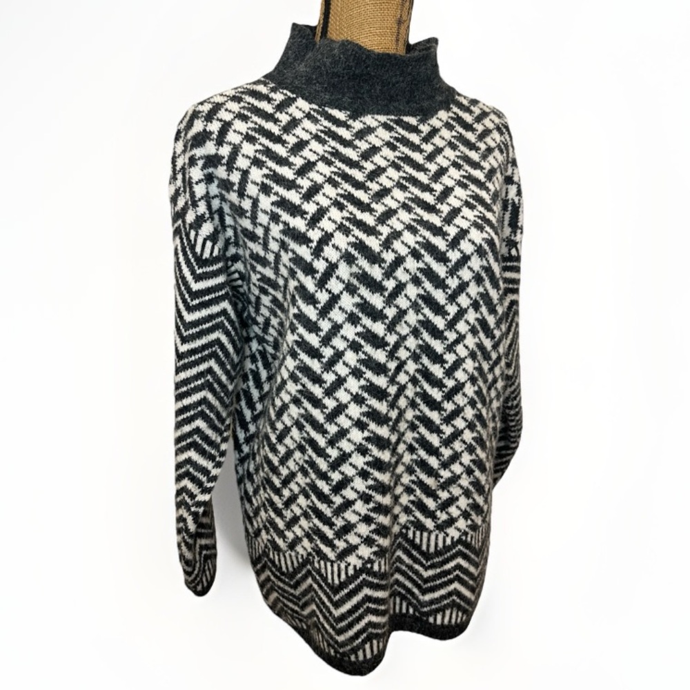 Mexx Oversized Knit Tunic Sweater Pullover Warm Angora Black White Size Small